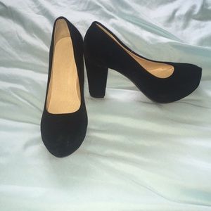 Brand new velvet black heels